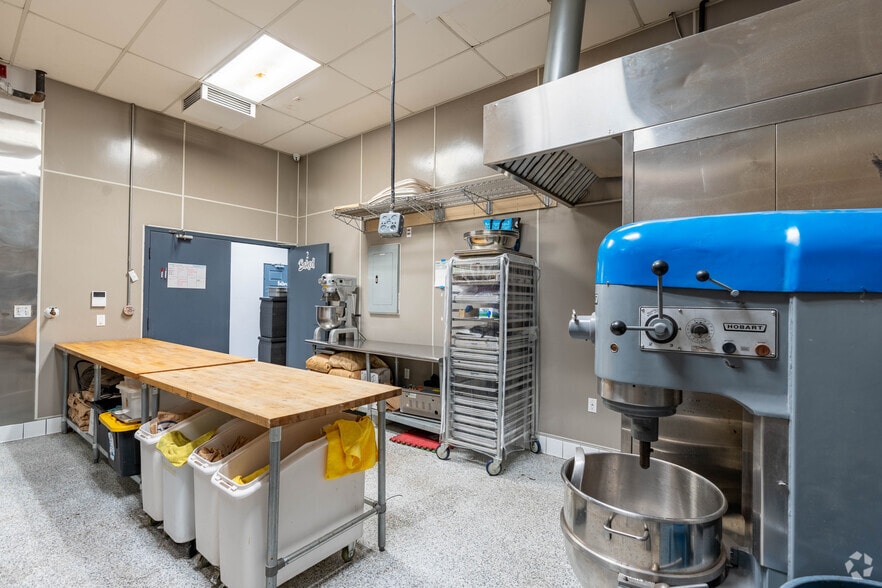 More Photos Of 3212 E Olympic Blvd, Los Angeles Restaurant For Lease