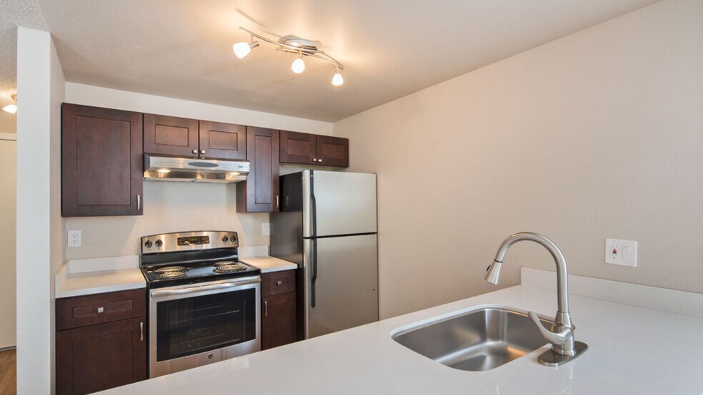 More Photos Of 9515 Interlake Ave, Seattle Apartments For Sale
