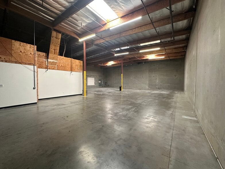 More Photos Of 7163 Old 215 Frontage Rd, Moreno Valley Research And Development For Lease