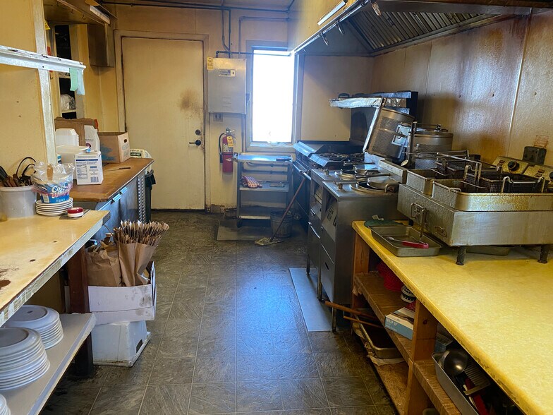 More Photos Of E2578 County Rd S, Casco Bar For Sale