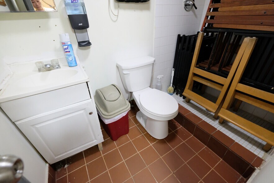 More Photos Of 358 W 23rd St, New York Multifamily For Sale