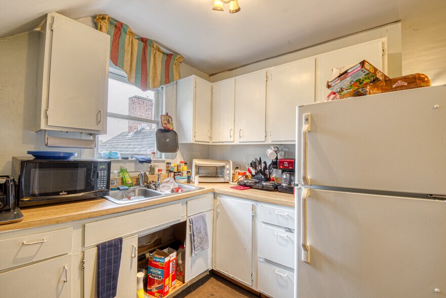 More Photos Of 28 Woodstock Ave, Putnam Specialty For Sale