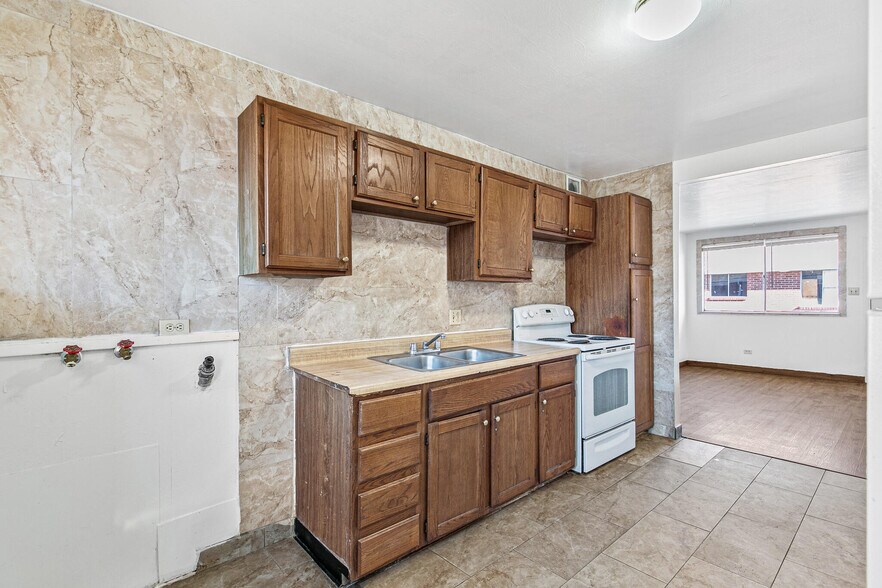 More Photos Of 5325 & 5335 W 4th Ave, Lakewood Apartments For Sale