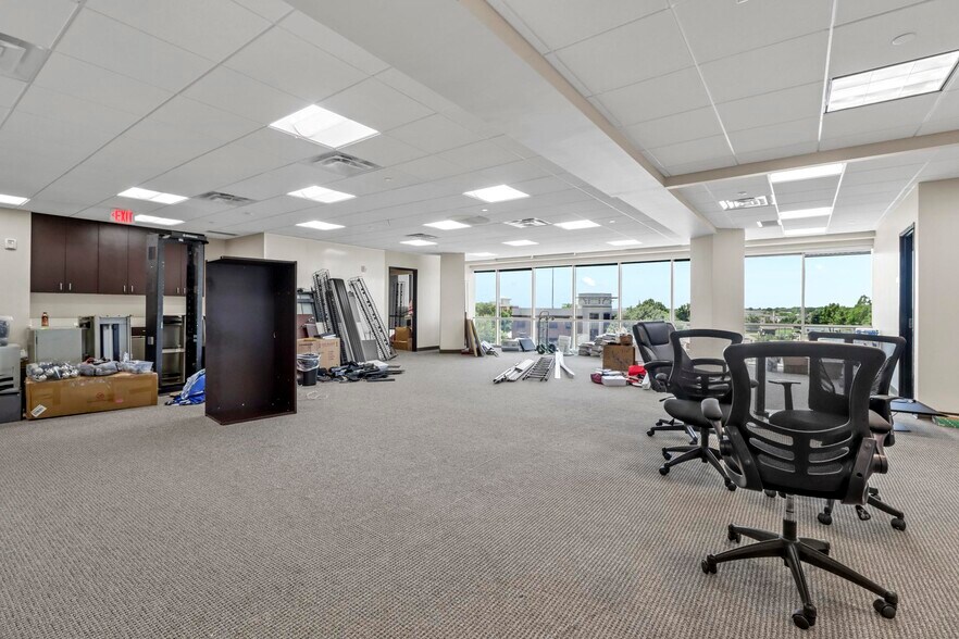 More Photos Of 1600 N Redbud Blvd, McKinney Office For Sale