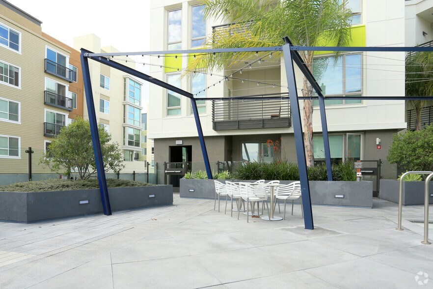 More Photos Of 121 S Frances St, Sunnyvale Apartments For Lease