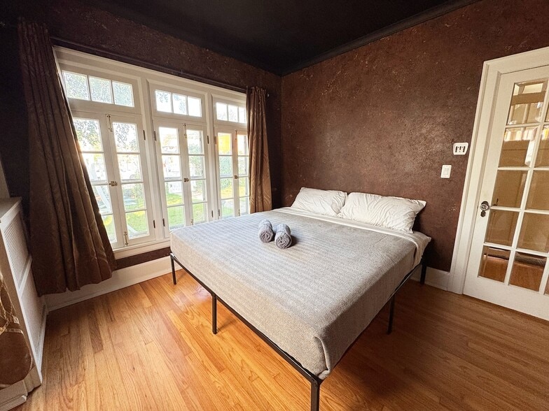 More Photos Of 2926 State St, Erie Multifamily For Sale