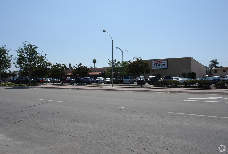 More Photos Of 7663-7667 Broadway, Lemon Grove Supermarket For Sale