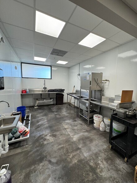 More Photos Of 235 NE Watula Ave, Ocala Restaurant For Sale