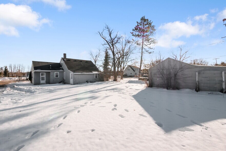 More Photos Of 690 S Lapeer Rd, Oxford Warehouse For Sale