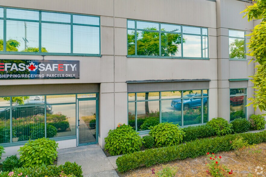 More Photos Of 1530 Kingsway Ave, Port Coquitlam Warehouse For Lease