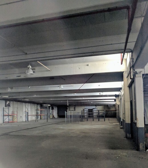 More Photos Of 80-90 North St, Park Forest Manufacturing For Lease