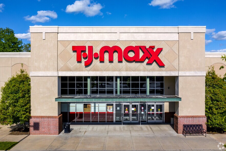 More Photos Of 1910 Cinema Drive, Rock Hill Unknown For Lease