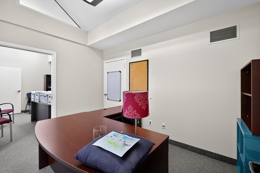 More Photos Of 6183 Executive Blvd, North Bethesda Office For Lease