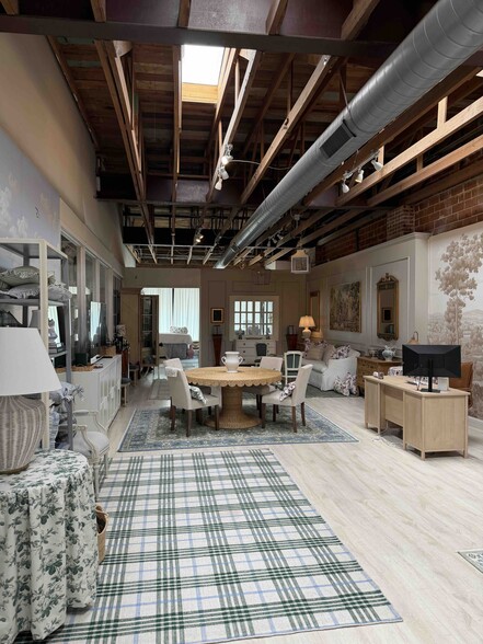 More Photos Of 5037 Willis Ave, Dallas Storefront For Lease