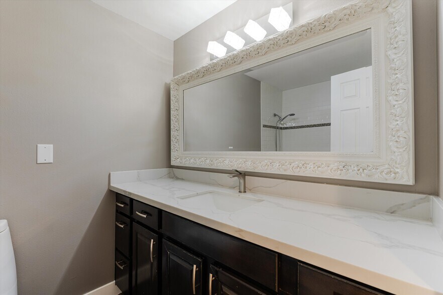 More Photos Of 2706 SE Spruce St, Hillsboro Healthcare For Sale