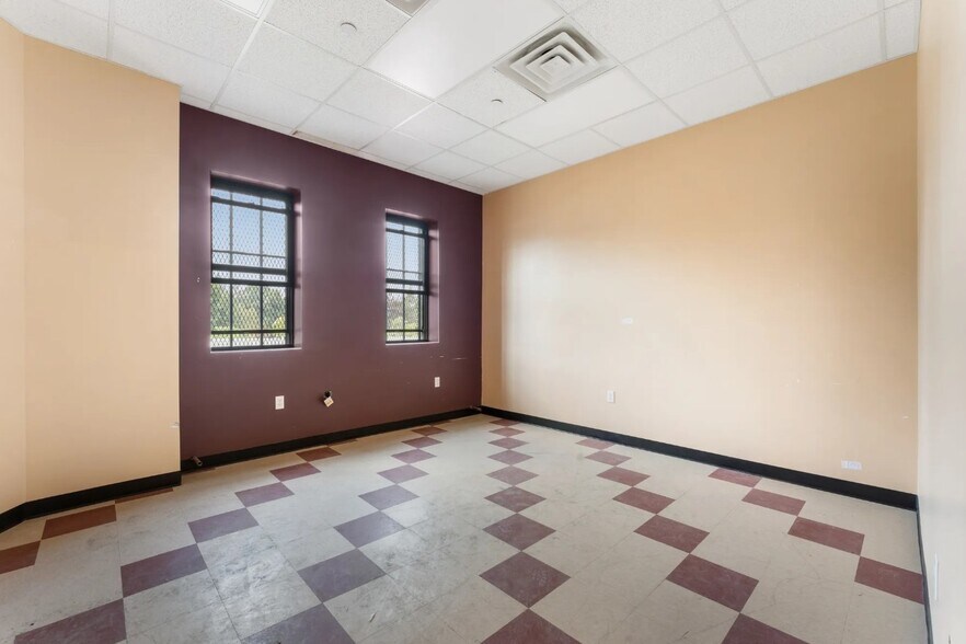 More Photos Of 1049 38th St, Brooklyn Schools For Lease