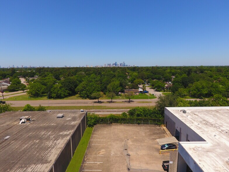 More Photos Of 6205 Brookhill Dr, Houston Warehouse For Lease