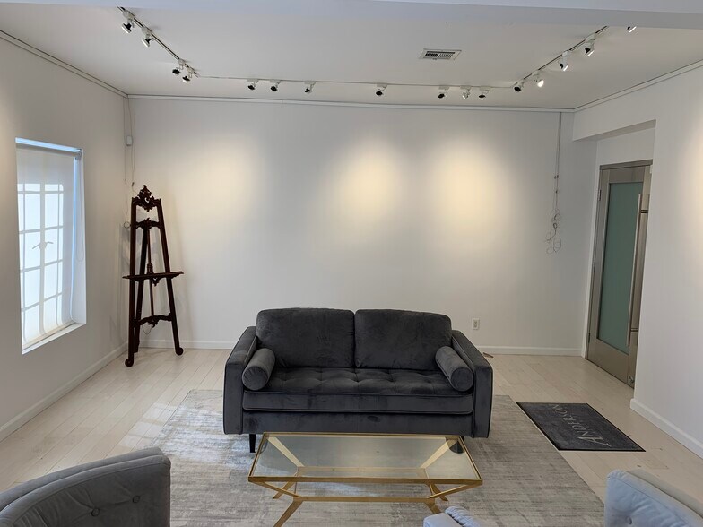 More Photos Of 9528-9546 Brighton Way, Beverly Hills Storefront Retail Office For Lease