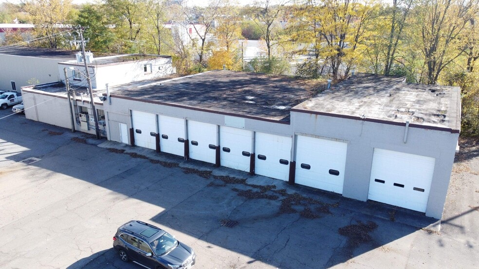 More Photos Of 34 Wright Ave, Auburn Truck Terminal For Sale