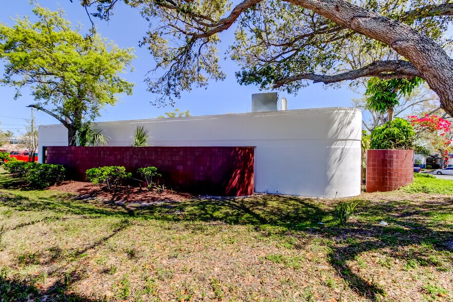 More Photos Of 7603 Seminole Blvd, Seminole Medical For Sale