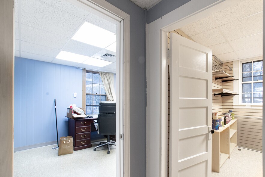 More Photos Of 320-326 Boston Post Rd, Sudbury Storefront Retail Office For Lease