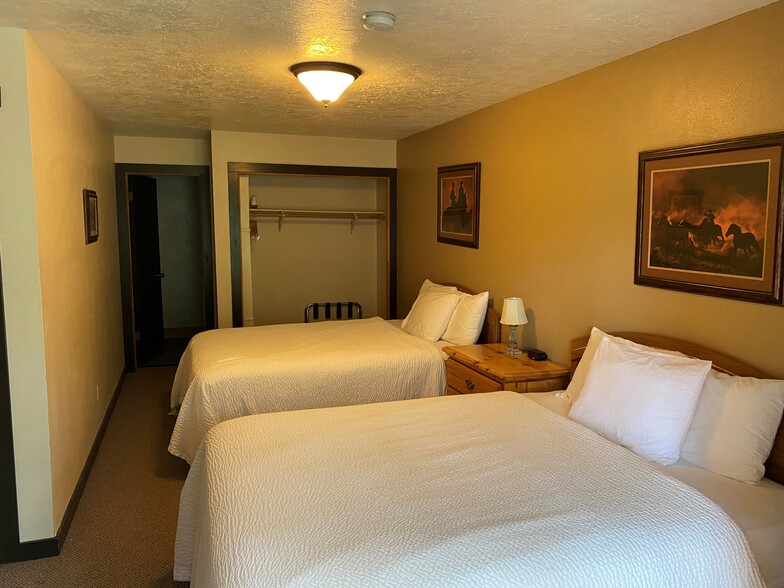 More Photos Of 459 N. Main Street, Antimony Hotel For Sale