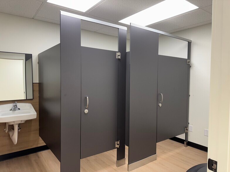 More Photos Of 192 E Main Ave, Sisters Coworking Space