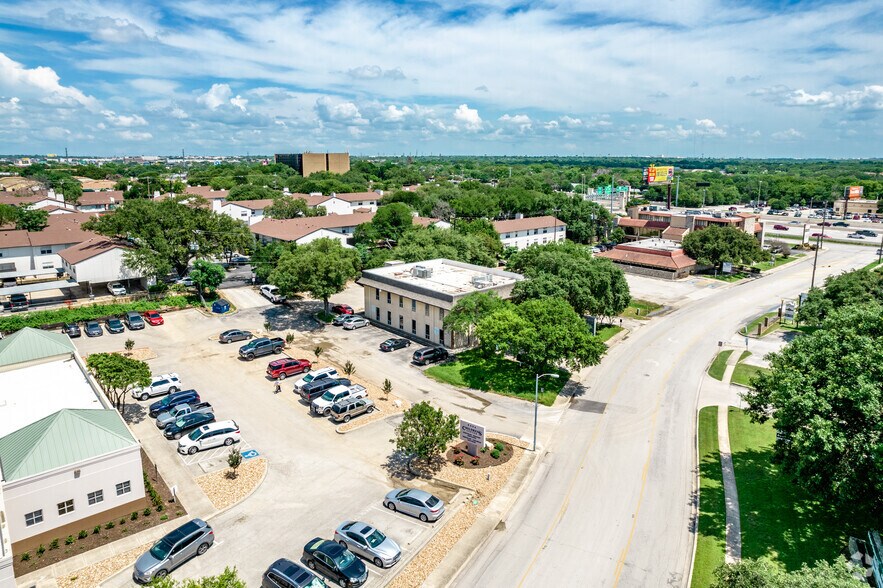 More Photos Of 8534 Village Dr, San Antonio Medical For Lease