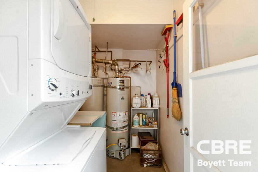 More Photos Of 1453 Centinela Ave, Santa Monica Apartments For Sale