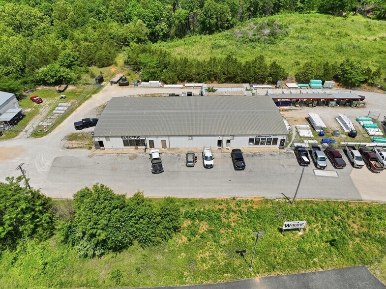 More Photos Of 1015 Preacher Roe Blvd, West Plains General Retail For Sale