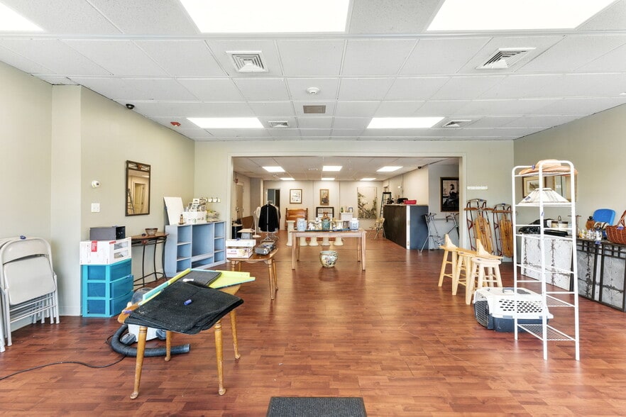 More Photos Of 1175 Post Rd, Warwick Storefront Retail Office For Lease