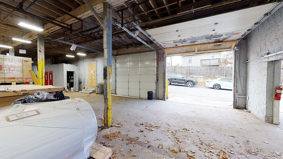 More Photos Of 3501 37th St, Mount Rainier Contractor Storage Yard For Lease