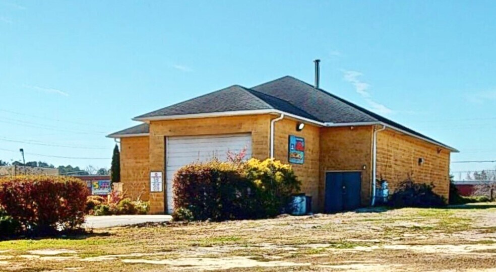 More Photos Of 111 Bank St, Sanford Flex For Lease