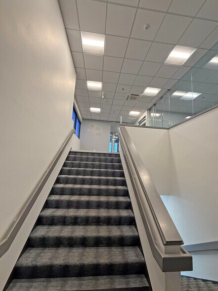 More Photos Of 1330 N Dutton Ave, Santa Rosa Office For Sale