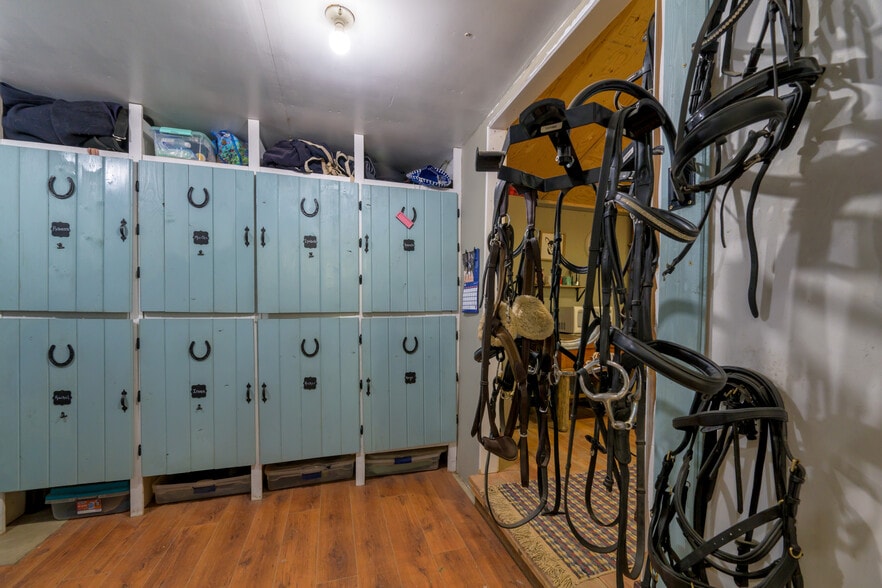 More Photos Of 5228 Gardner Ln, Florence Horse Stables For Sale