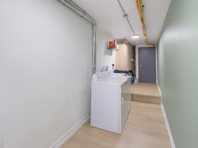 More Photos Of 183 King St E, Hamilton Storefront Retail Residential For Sale