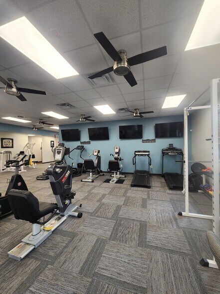 More Photos Of 21200 TX-46, Spring Branch Medical For Sale