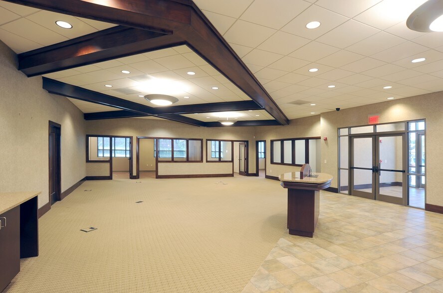 More Photos Of 3590 Cobb Pky NW, Acworth Office For Sale