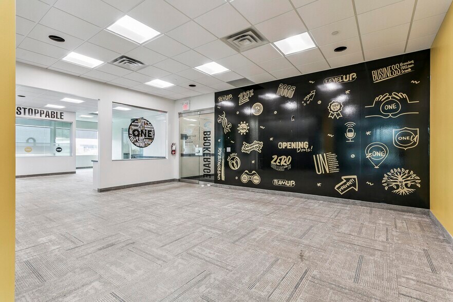 More Photos Of 30 Topflight Dr, Mississauga Office For Sale