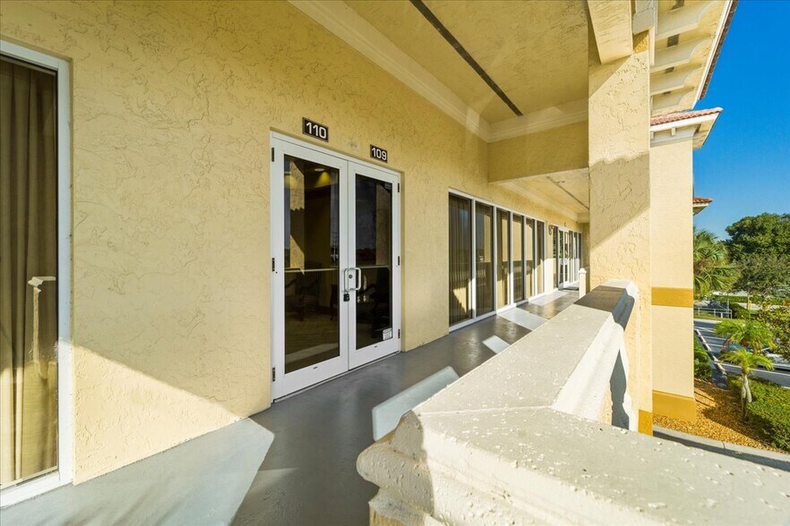 More Photos Of 3415 Radio Rd, Naples Office For Sale