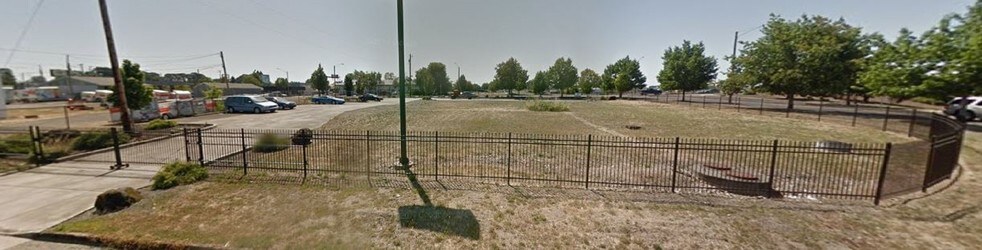 More Photos Of 802 7th Ave SE, Albany Land For Sale