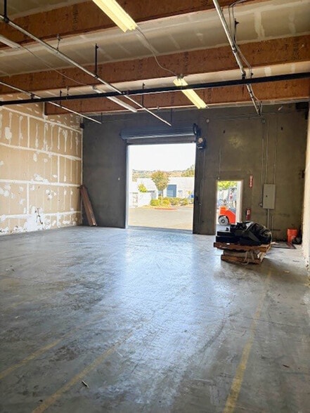 More Photos Of 860 Kaiser Rd, Napa Warehouse For Lease
