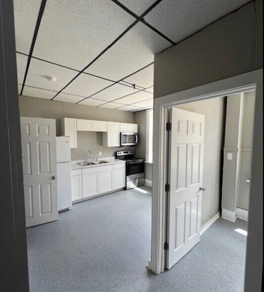 More Photos Of 117 S Broadway St, Butler Apartments For Sale