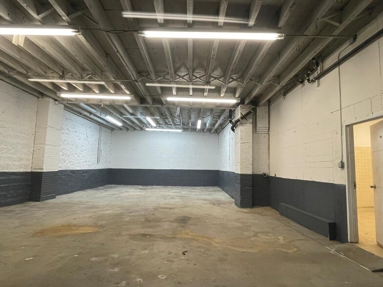 More Photos Of 405 Rider Ave, Bronx Warehouse For Lease