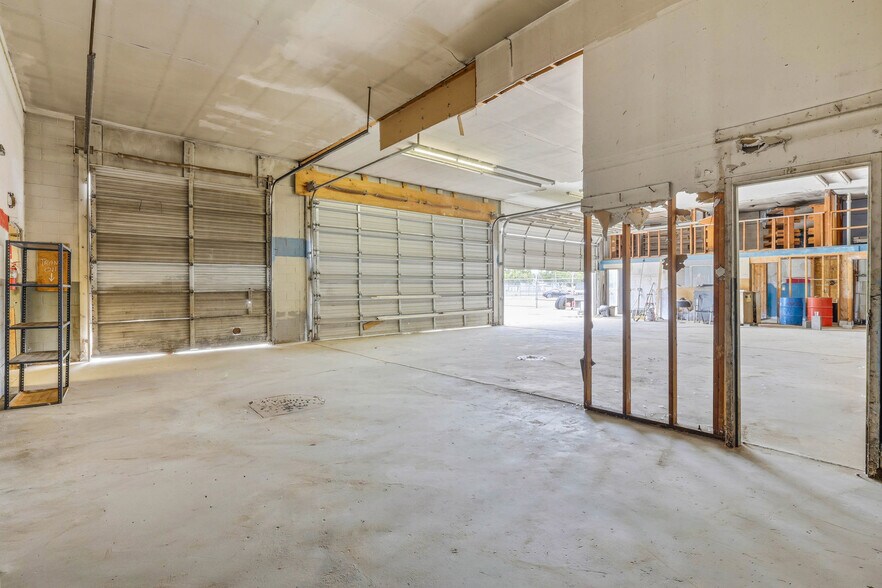 More Photos Of 2676 Van Giesen St, Richland Industrial For Sale