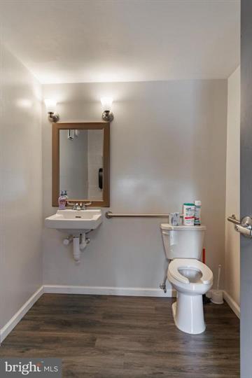 More Photos Of 6040 Main St, East Petersburg Office For Lease