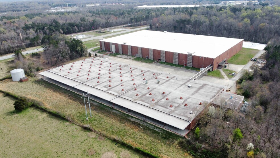 More Photos Of 5200 S Main St, Salisbury Industrial For Sale