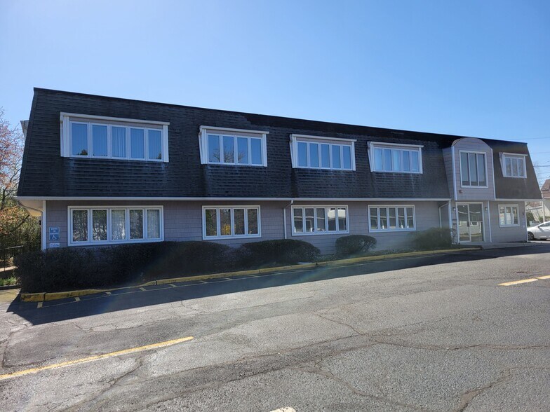 More Photos Of 8 Old Bridge Tpke, South River Office For Lease