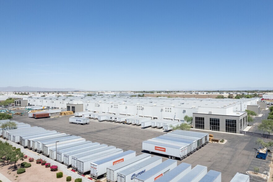 More Photos Of 7210 W Van Buren St, Phoenix Distribution For Lease