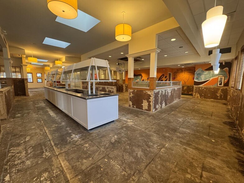 More Photos Of 2949 Dixie Hwy, Hamilton Restaurant For Lease